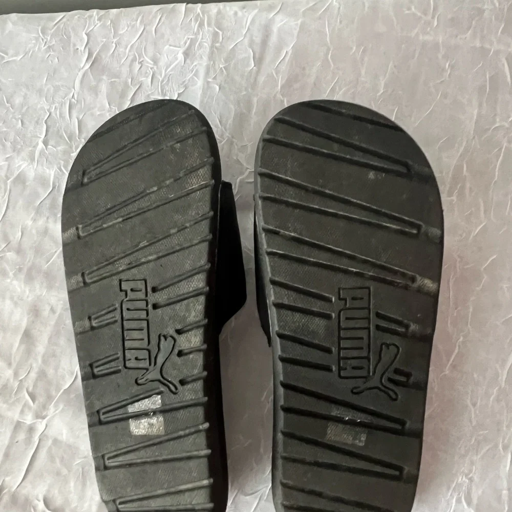 Puma Black Slides with Pink and Teal Logo Woman’s size 7 - Picture 5 of 7